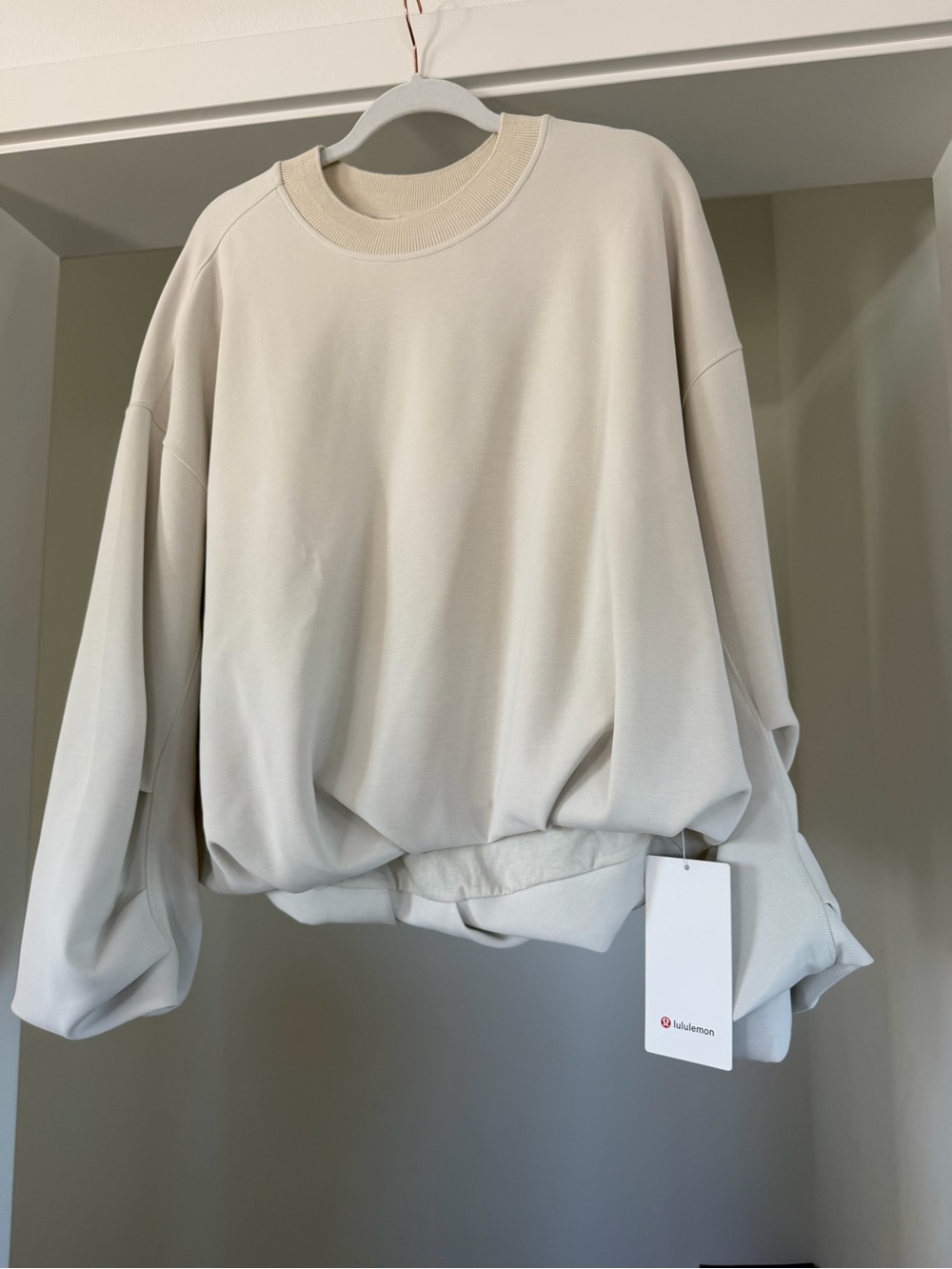 NWT Lululemon Women's Softstreme Voluminous Sleeve Pullover
